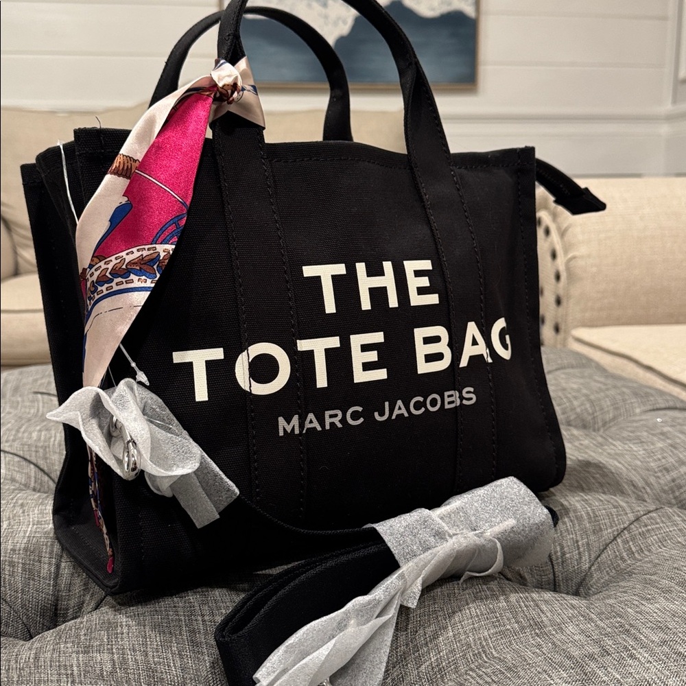 Marc Jacobs The Tote Bag Medium Canvas Black Tote Bag Crossbody NWT - Picture 3 of 17